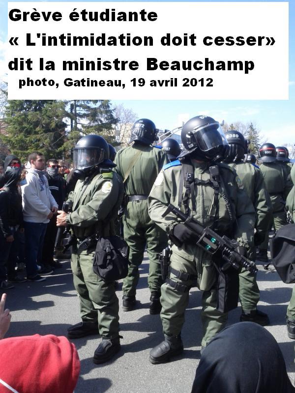La répression policière de Québec contre les étudiants contestataires