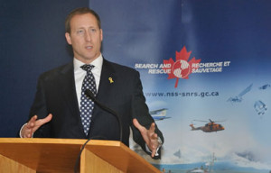 Peter MacKay (Source: Défense nationale)