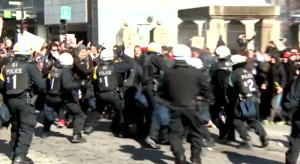 Une image déplorable de la répression violente exercée par les policiers