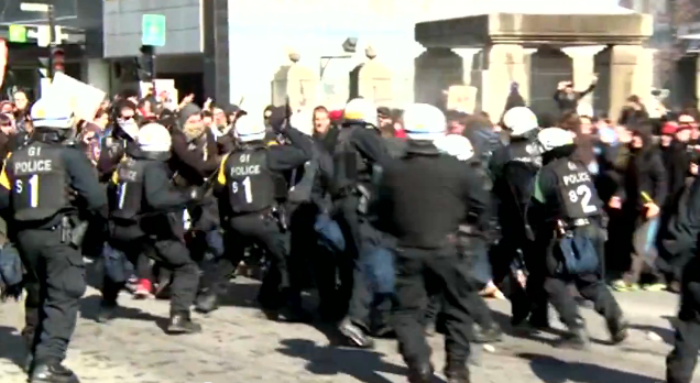 Une image déplorable de la répression violente exercée par les policiers