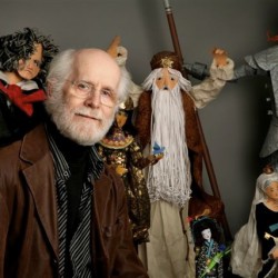 Claude Lafortune,  concepteur visuel, sculpteur de papier, animateur télévision