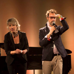 Judi Richards et domlebo