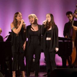 Judi Richards, Karine et Sarah-Émilie Deschamps