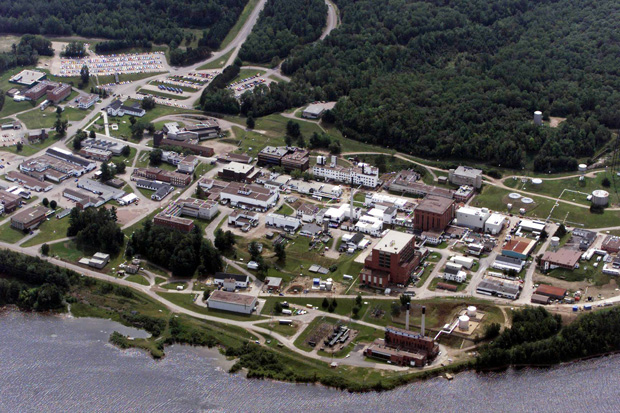 08-05-99---Aerial view of the Atomic Energy plant in Chalk River John Major, The Ottawa Citizen Can be used with David Akin and Sharon Kirkey (Canwest News Service). 800 words. CNS-NUCLEAR